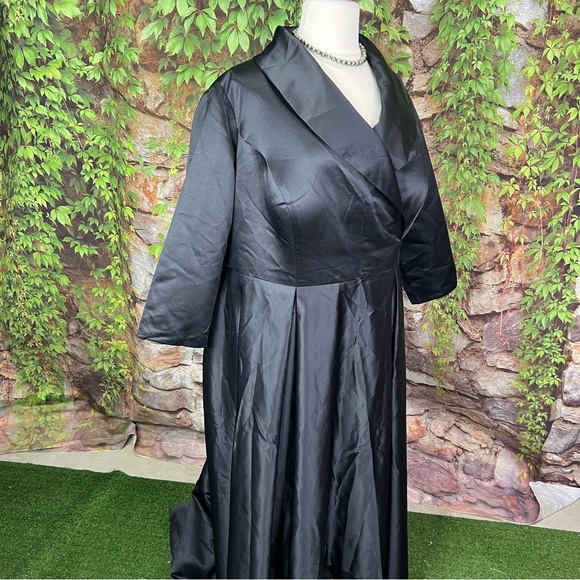 NWT JJ'S HOUSE Black Satin A-Line V-Neck Mother of Bride Gown, 26W - Picture 6 of 14